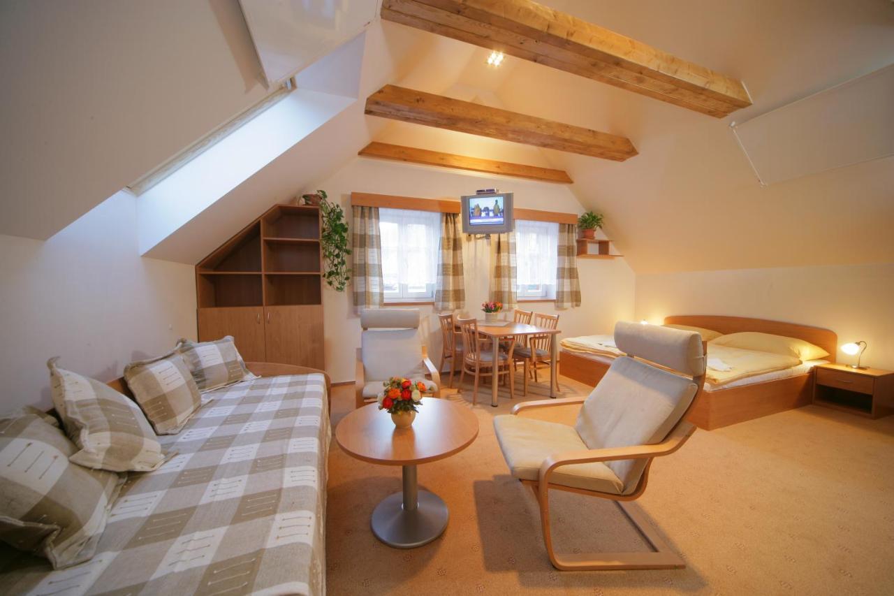 Apartmany Mlyn Рокитніце-над-Їзероу Екстер'єр фото